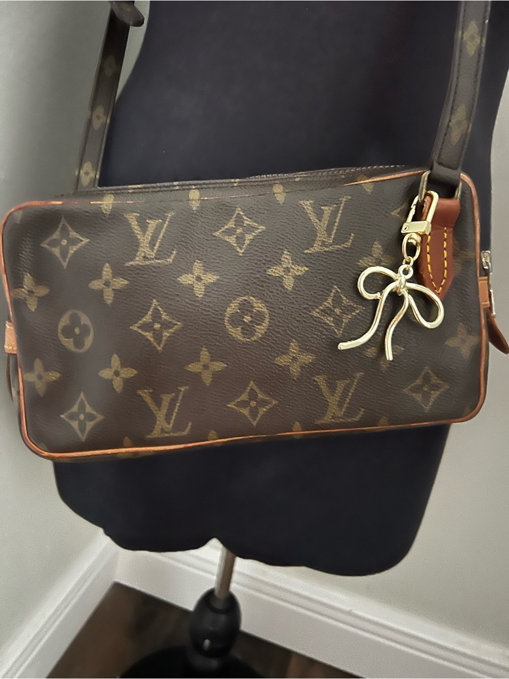 Authentic Louis Vuitton Pochette Marly Bandoulière Crossbody with COA